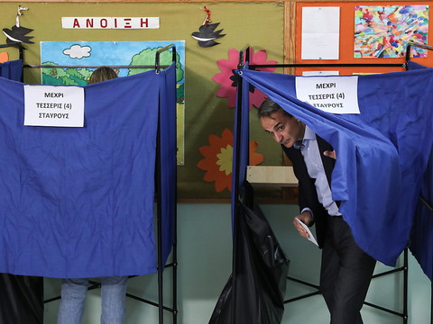 Grèce: conservateurs de Mitsotakis en tête - Second scrutin en vue