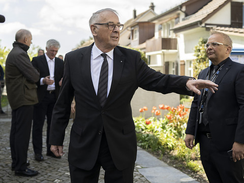 Adolf Ogi appelle à réformer le Conseil fédéral