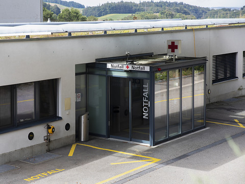 Décès devant les urgences fermées de Tavel: l'affaire est close