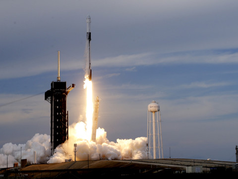 Les deux Saoudiens à bord de la Station spatiale internationale