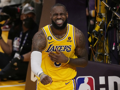 NBA: LeBron James se pose des questions