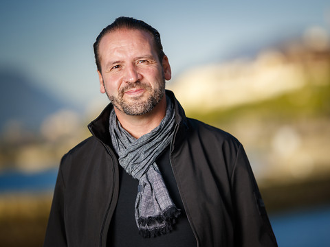 Nicolas Feuz a signé un contrat d'édition avec Joël Dicker
