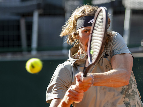 Zverev gagne avant la limite face à Wu