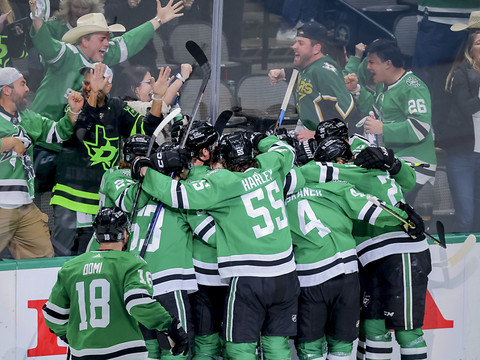 Dallas débloque son compteur face à Vegas