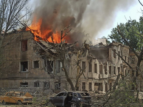 Frappe russe sur une clinique en Ukraine, bombardement en Russie