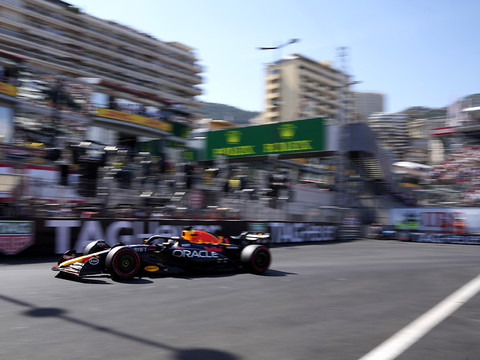 GP de Monaco: Verstappen et Alonso en première ligne