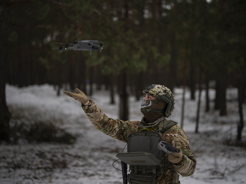 Une nouvelle vague de drones frappe Kiev