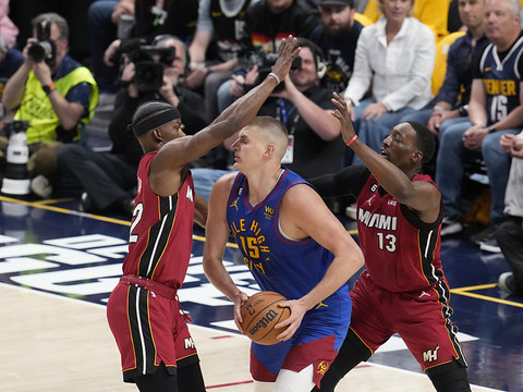 Les Nuggets et Nikola Jokic en démonstration
