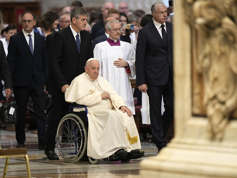 Le pape François à l'hôpital pour des examens de contrôle