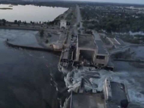 Attaque sur un barrage: inquiétudes pour la centrale de Zaporijjia