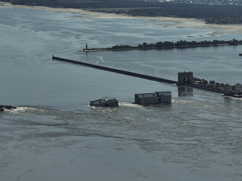 Barrage détruit en Ukraine: 600 km2 inondés, Zelensky à Kherson