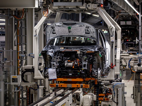 La zone euro en récession début 2023, le PIB revu à la baisse