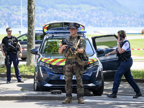 Attaque d'Annecy: 