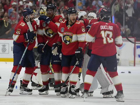 Coupe Stanley: Florida n'est plus mené que 2-1 par Vegas