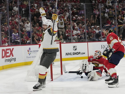 Trois pucks de titre pour Vegas