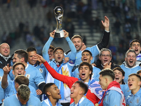 L'Uruguay bat l'Italie et s'offre un premier titre