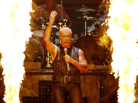 Enquête contre le chanteur de Rammstein pour agressions sexuelles