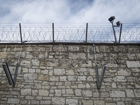 L'internement des assassins mineurs accepté par les sénateurs