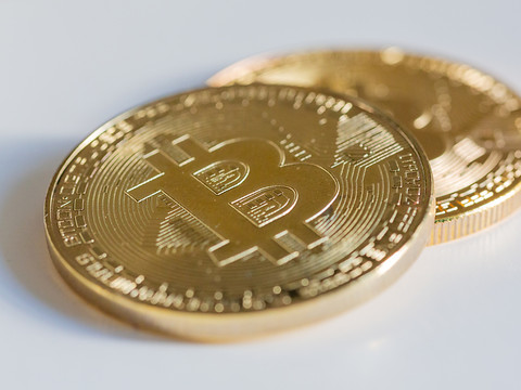 Le bitcoin glisse sous la barre des 25'000 dollars