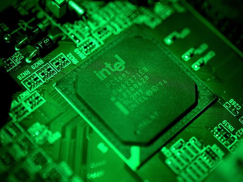 Intel va investir jusqu'à 4,6 milliards de dollars en Pologne