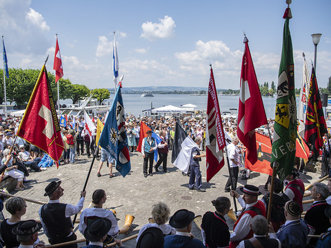 Début de la 31e Fête fédérale de yodel à Zoug