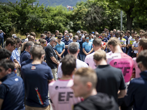 La course reprend samedi, en accord avec la famille de Gino Mäder