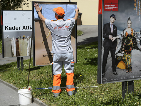 Le bilinguisme sera ancré dans la publicité à Bienne