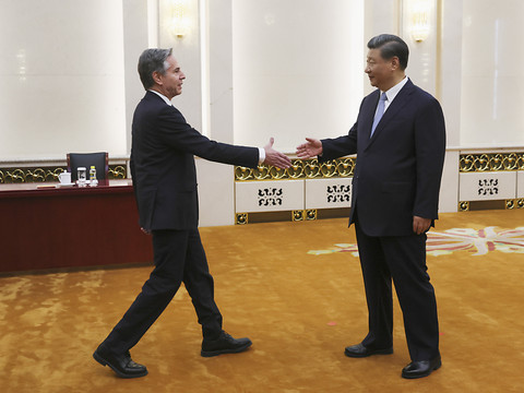 Xi Jinping salue 