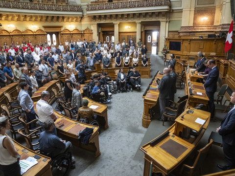 Minute de silence au Palais fédéral pour Gino Mäder