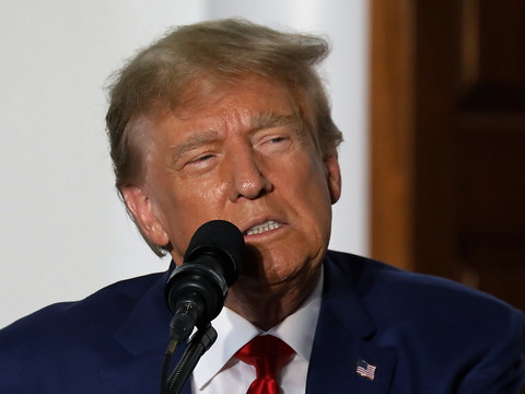 Trump dit avoir été trop 