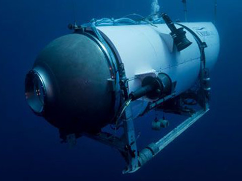 Un petit sous-marin visitant l'épave du Titanic porté disparu