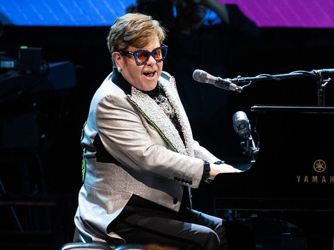 Elton John fait ses adieux au public britannique à Glastonbury