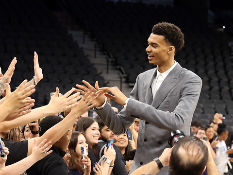 Wembanyama renonce au Mondial 2023 avec les Bleus