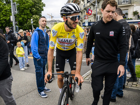 Tadej Pogacar avec Adam Yates en lieutenant de luxe au Tour