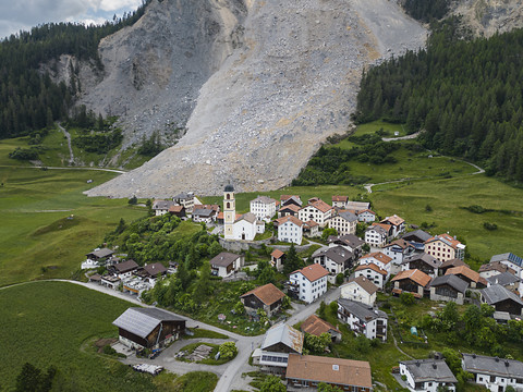 Retour des habitants à Brienz pendant la journée