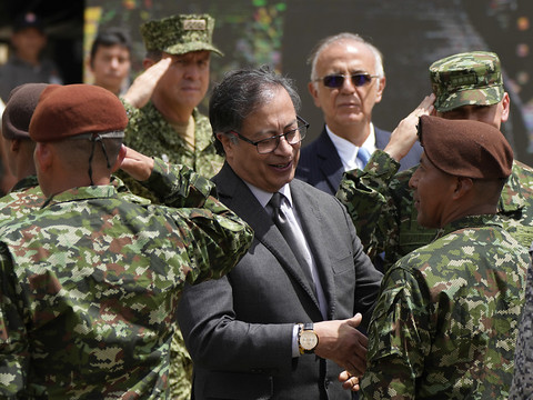 La Colombie rend hommage aux sauveteurs des enfants perdus