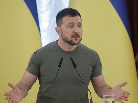 Zelensky reçoit le prix 2023 du cercle de réflexion Chatham House