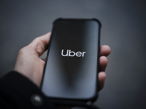 Après les tracas, Uber mise sur les véhicules électriques
