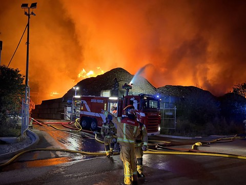 Un centre de stockage de déchets en feu à Satigny