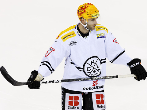 Les Lakers engagent Brett Connolly