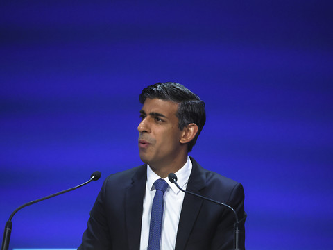 Rishi Sunak raconte sa douloureuse expérience du racisme