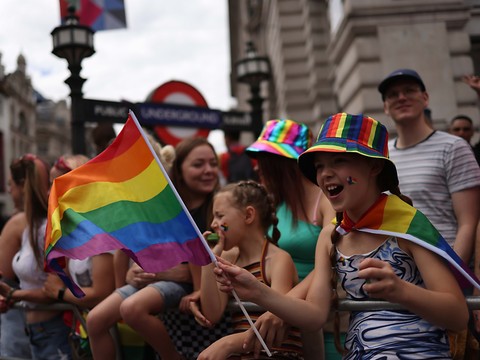 Une foule arc-en-ciel à Londres pour la Marche des Fiertés