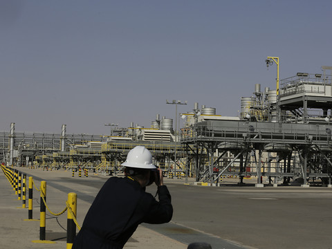 L'Arabie saoudite prolonge la réduction de sa production de pétrole
