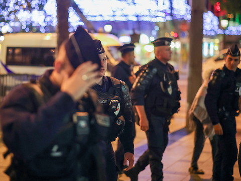 Dispositif policier maintenu, la désescalade se confirme