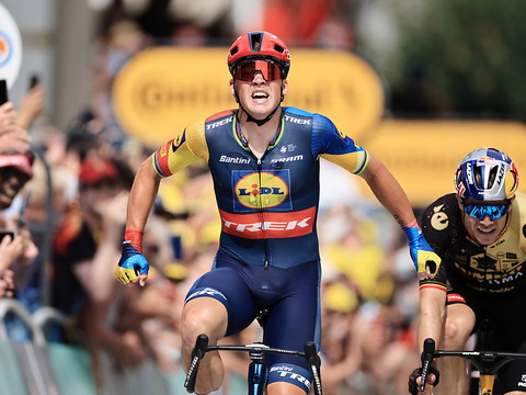 Mads Pedersen met fin à la domination de Philipsen au sprint