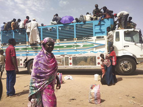 Un raid de l'armée de l'air tue des dizaines de civils à Khartoum
