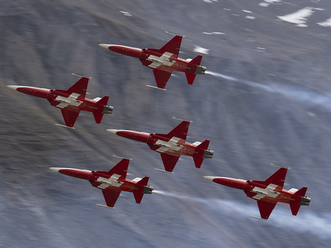Retour au service normal pour la Patrouille Suisse après l'incident