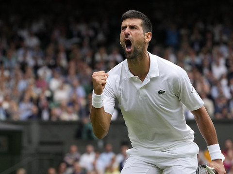 Djokovic bat Andrey Rublev et rejoint Jannik Sinner en demi-finales