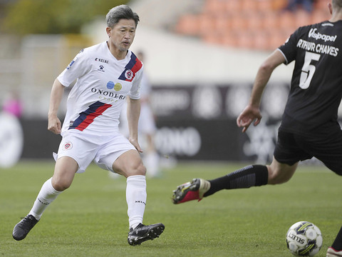 Le vétéran Kazu Miura prolonge sa carrière au Portugal à 56 ans