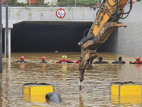 Inondations et glissements de terrain font 37 morts en Corée du Sud